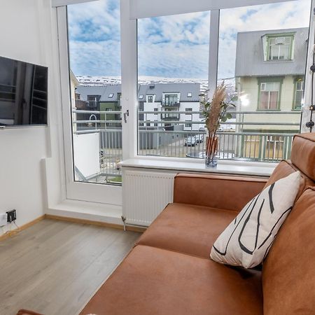 Charming Deluxe Apartment Akureyri Ruang foto