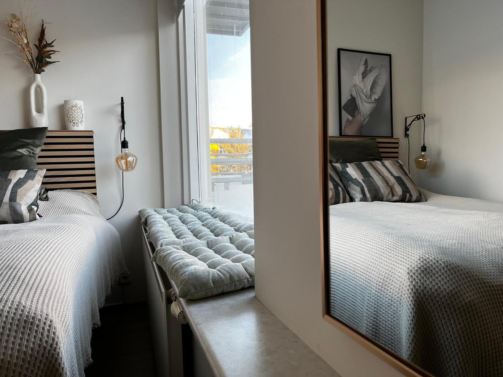 Charming Deluxe Apartment Akureyri Bagian luar foto